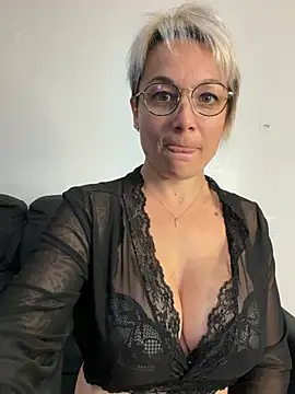 marinella07 online show from June 12, 2026, 7:39 am