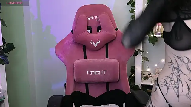 prettybones online show from January 10, 2026, 12:17 am