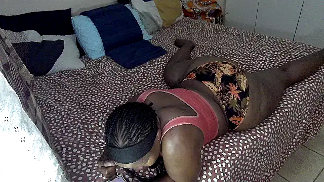 Snapshot of curvybigAssxx chatting on April 5, 2026, 6:03 pm curvybigAssxx online show from April 5, 2026, 6:03 pm