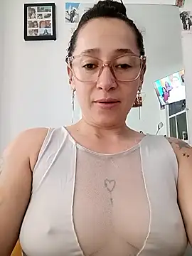 Snapshot of emilypoppy3 chatting on May 7, 2026, 12:52 pm emilypoppy3 online show from May 7, 2026, 12:52 pm