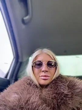 Snapshot of NewLale chatting on April 12, 2026, 3:10 am NewLale online show from April 12, 2026, 3:10 am