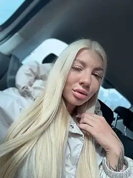 Snapshot of NewLale chatting on April 5, 2026, 3:24 am NewLale online show from April 5, 2026, 3:24 am