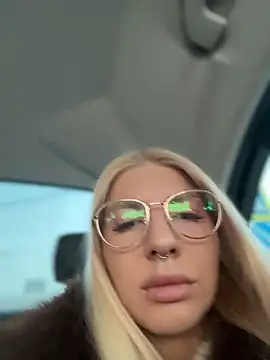 Snapshot of NewLale chatting on February 1, 2026, 4:11 am NewLale online show from February 1, 2026, 4:11 am