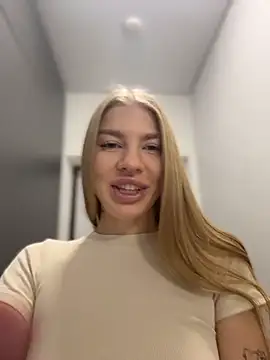 Snapshot of NewLale chatting on November 24, 2025, 4:01 am NewLale online show from November 24, 2025, 4:01 am