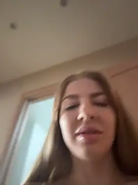 Snapshot of NewLale chatting on November 15, 2025, 4:05 am NewLale online show from November 15, 2025, 4:05 am