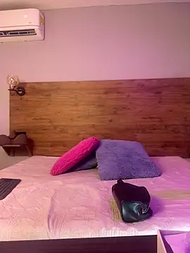 DeboraEvans online show from February 11, 2026, 3:01 pm