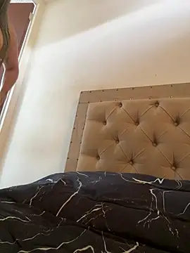 DeboraEvans online show from February 19, 2026, 7:11 pm