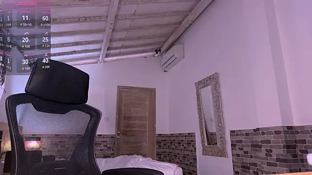 Femdom Lola online show from April 29, 2026, 4:38 am