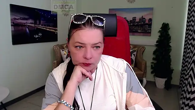 Snapshot of Lily_flower7 chatting on July 9, 2026, 5:41 am Lily flower7 online show from July 9, 2026, 5:41 am