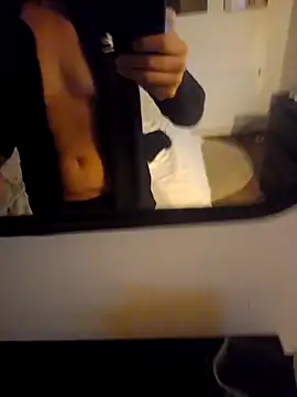 Snapshot of Guitccch chatting on November 11, 2025, 11:09 pm Guitccch online show from November 11, 2025, 11:09 pm