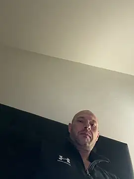 Snapshot of Guitccch chatting on February 3, 2026, 10:48 pm Guitccch online show from February 3, 2026, 10:48 pm