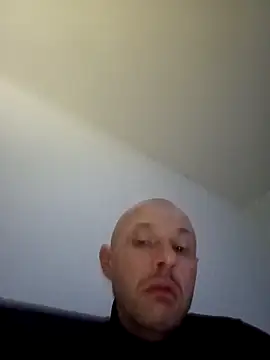 Snapshot of Guitccch chatting on April 9, 2026, 8:20 am Guitccch online show from April 9, 2026, 8:20 am