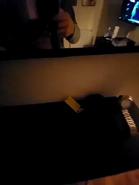 Snapshot of Guitccch chatting on November 18, 2025, 12:37 am Guitccch online show from November 18, 2025, 12:37 am