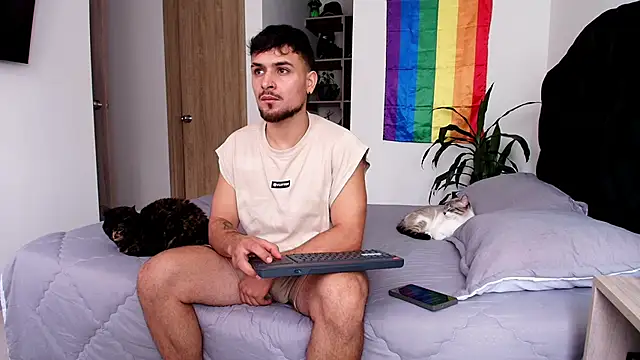Aron-santoro online show from June 12, 2026, 2:48 pm