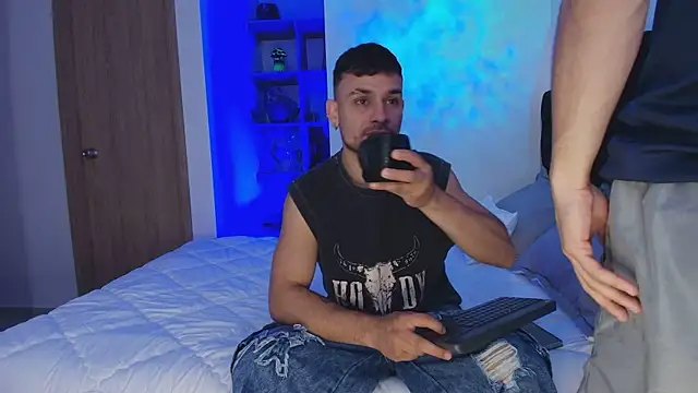 Snapshot of Aron-santoro chatting on January 11, 2026, 5:31 pm Aron-santoro online show from January 11, 2026, 5:31 pm