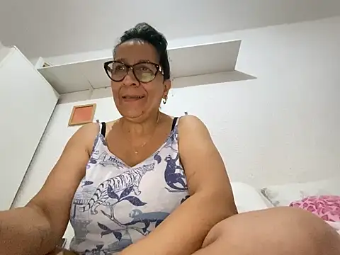 sweeviolet online show from May 25, 2026, 6:34 am