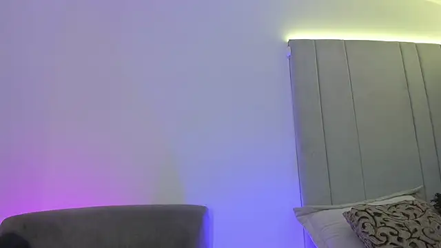 kaylarossi online show from November 5, 2025, 7:50 pm