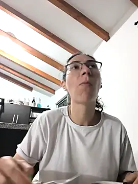 Andromeda-jade online show from April 3, 2026, 8:21 am