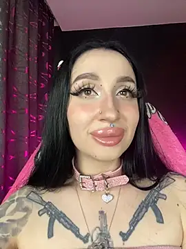 Molly  Moon online show from February 14, 2025, 6:02 am