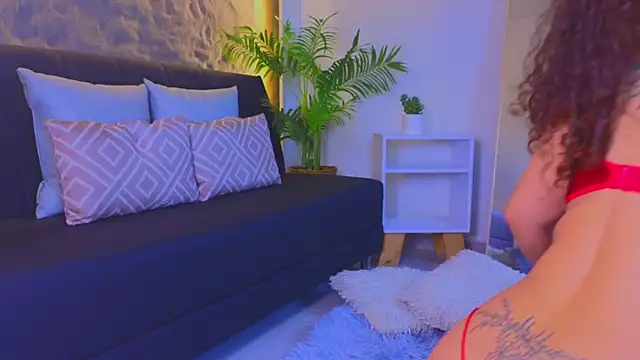 Snapshot of Isa__Blanc chatting on February 28, 2026, 2:33 am Isa Blanc online show from February 28, 2026, 2:33 am