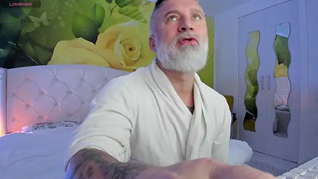 BlowMyXXL online show from February 6, 2026, 8:10 am