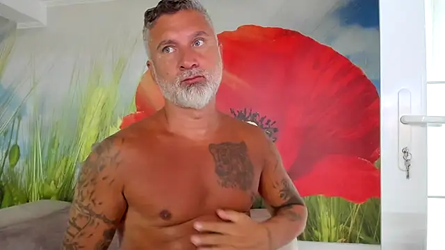 BlowMyXXL online show from June 24, 2026, 4:44 am