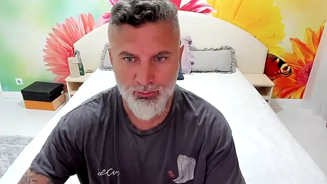 BlowMyXXL online show from November 18, 2025, 4:21 pm