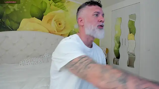 BlowMyXXL online show from March 22, 2026, 7:32 am