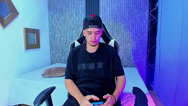 Mike 0233  online show from January 11, 2026, 5:47 am