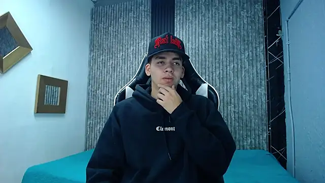 Mike 0233  online show from November 21, 2025, 5:06 am