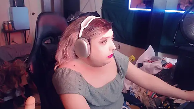 Snapshot of Chrissie_Ohna chatting on February 11, 2025, 6:33 pm Chrissie Ohna online show from February 11, 2025, 6:33 pm