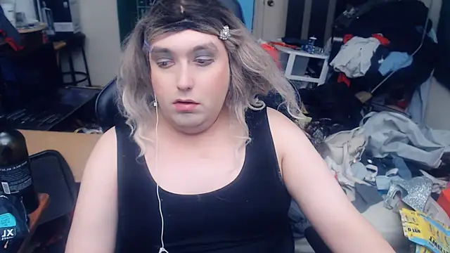 Snapshot of Chrissie_Ohna chatting on February 7, 2025, 2:58 pm Chrissie Ohna online show from February 7, 2025, 2:58 pm