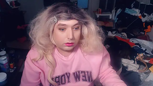 Snapshot of Chrissie_Ohna chatting on February 21, 2025, 6:40 am Chrissie Ohna online show from February 21, 2025, 6:40 am