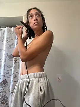 Snapshot of starrynikki chatting on January 27, 2025, 8:28 pm starrynikki online show from January 27, 2025, 8:28 pm