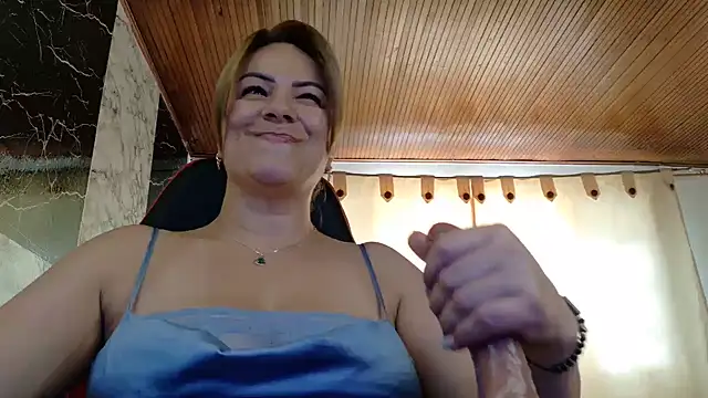 Snapshot of wandarubio chatting on June 23, 2026, 9:24 pm wandarubio online show from June 23, 2026, 9:24 pm