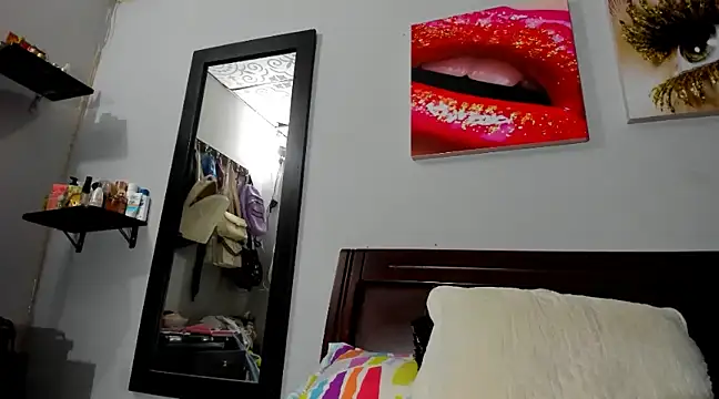 Snapshot of aleziiacam chatting on December 24, 2024, 4:33 am aleziiacam online show from December 24, 2024, 4:33 am