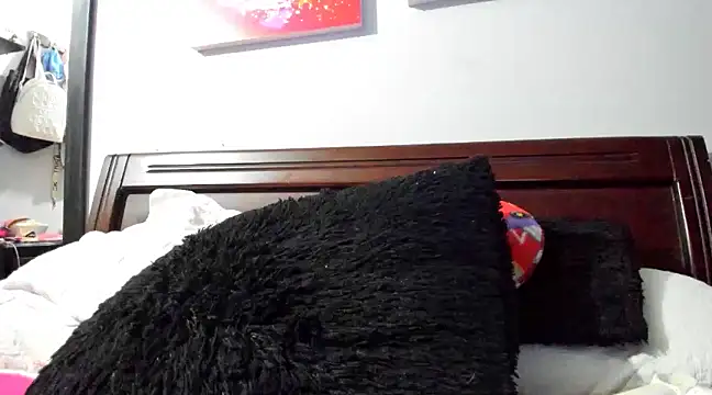 Snapshot of aleziiacam chatting on December 11, 2024, 3:35 am aleziiacam online show from December 11, 2024, 3:35 am