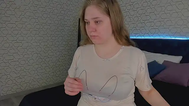 Megan Violer online show from April 15, 2026, 5:17 pm