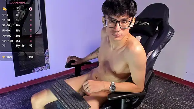 Snapshot of cute_diego_ chatting on February 13, 2025, 2:56 am cute diego online show from February 13, 2025, 2:56 am