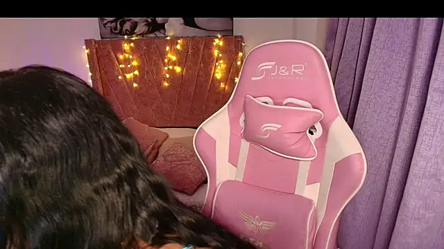 RachelStein online show from November 23, 2025, 10:03 am