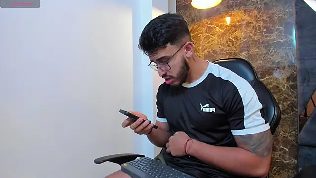 Snapshot of Liam_Kleiin chatting on September 9, 2025, 11:19 am Liam Kleiin online show from September 9, 2025, 11:19 am