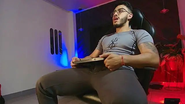 Snapshot of Liam_Kleiin chatting on April 6, 2026, 11:22 am Liam Kleiin online show from April 6, 2026, 11:22 am