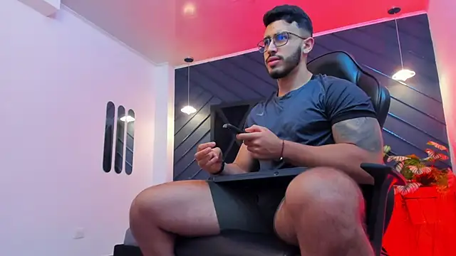 Snapshot of Liam_Kleiin chatting on October 7, 2025, 11:22 am Liam Kleiin online show from October 7, 2025, 11:22 am