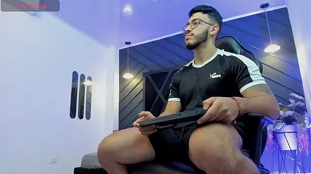 Snapshot of Liam_Kleiin chatting on October 10, 2025, 11:22 am Liam Kleiin online show from October 10, 2025, 11:22 am