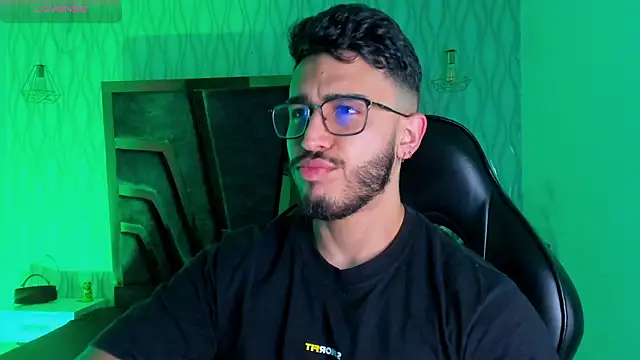 Snapshot of Liam_Kleiin chatting on January 7, 2026, 11:26 am Liam Kleiin online show from January 7, 2026, 11:26 am