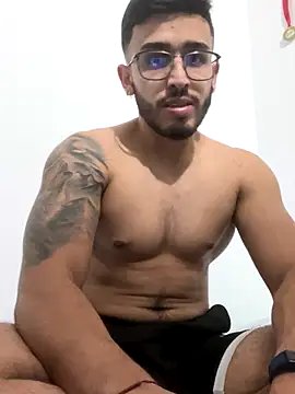 Snapshot of Liam_Kleiin chatting on October 8, 2025, 12:45 am Liam Kleiin online show from October 8, 2025, 12:45 am