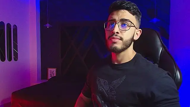 Snapshot of Liam_Kleiin chatting on March 12, 2026, 11:25 am Liam Kleiin online show from March 12, 2026, 11:25 am