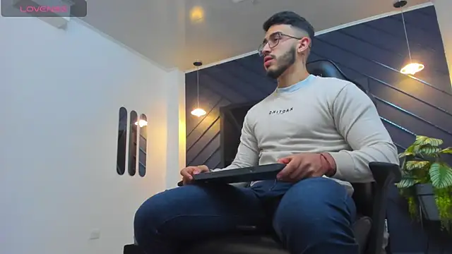 Snapshot of Liam_Kleiin chatting on October 16, 2025, 11:29 am Liam Kleiin online show from October 16, 2025, 11:29 am