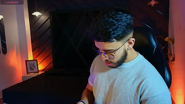 Snapshot of Liam_Kleiin chatting on April 16, 2026, 11:22 am Liam Kleiin online show from April 16, 2026, 11:22 am