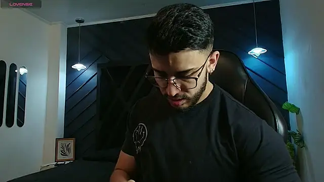 Snapshot of Liam_Kleiin chatting on March 30, 2026, 11:33 am Liam Kleiin online show from March 30, 2026, 11:33 am